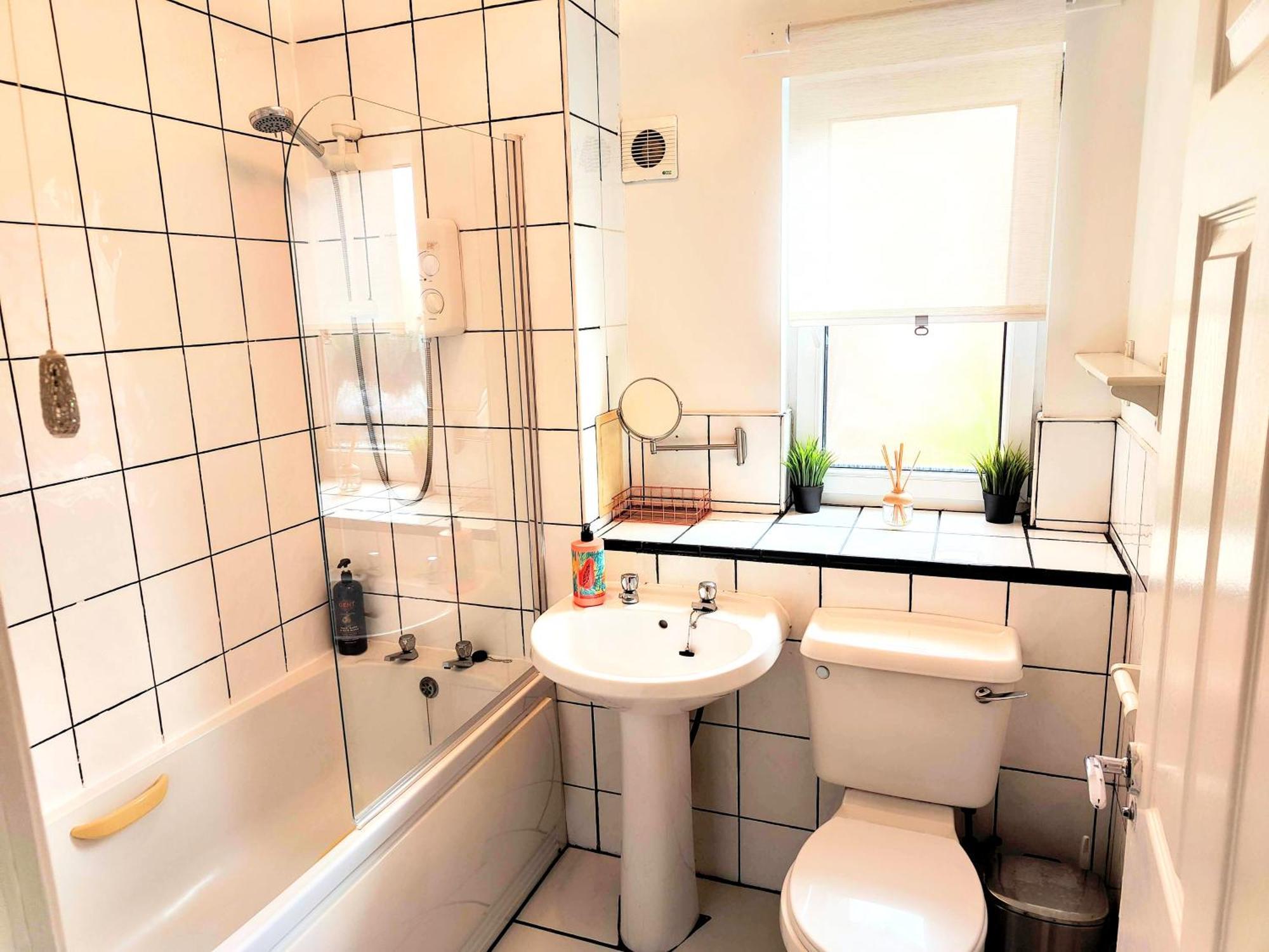 La Casita, Quarry - 2 Bedroom Entire With Free Parking * Глазго